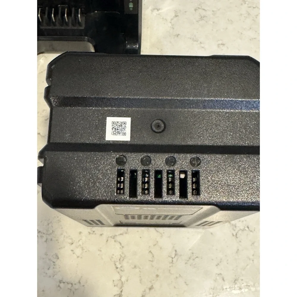 Greenworks Pro 60v Lithium Li-Ion 2.5 Battery  & Charger.  Charges FULL